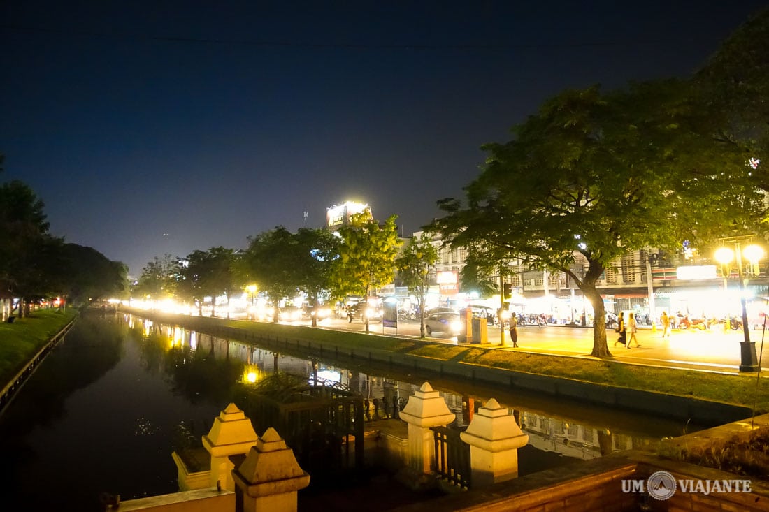 Noite em Chiang Mai, Tailândia