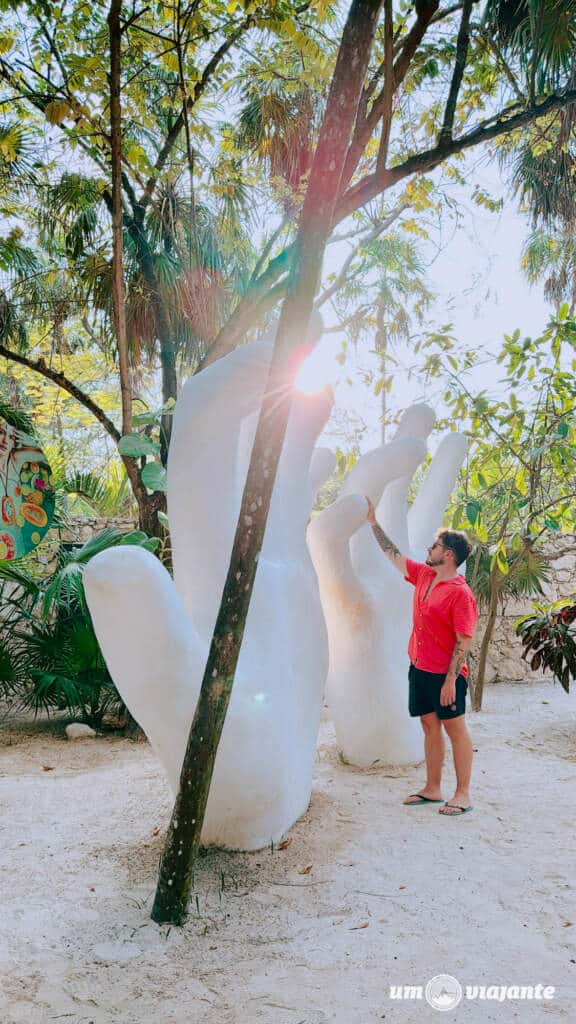 Escultura na Zona Hoteleira de Tulum