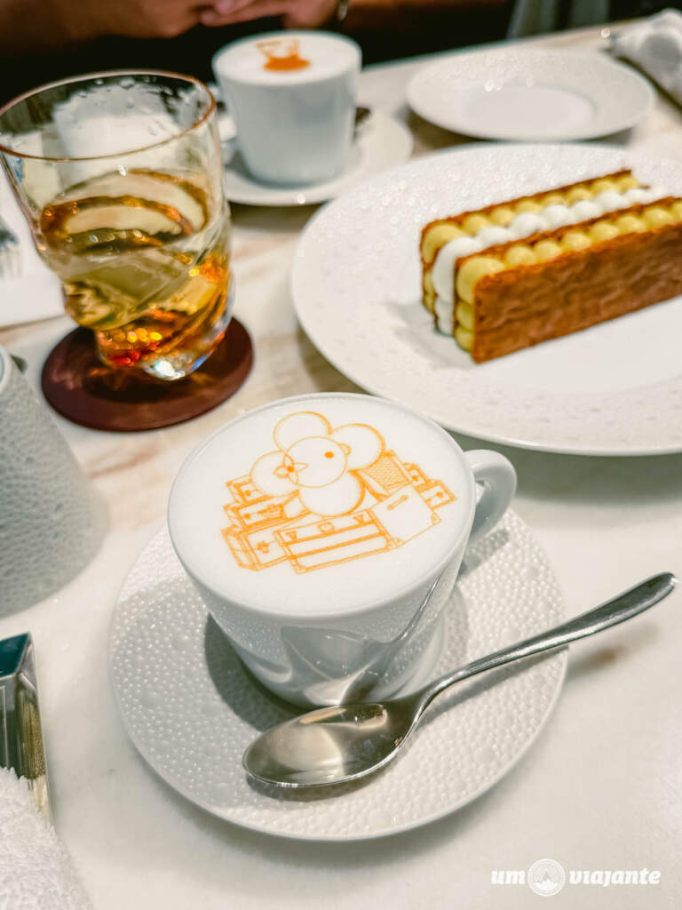 Louis Vuitton Café Tóquio, Roteiro