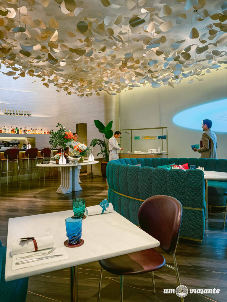 Louis Vuitton Café Tóquio, Roteiro