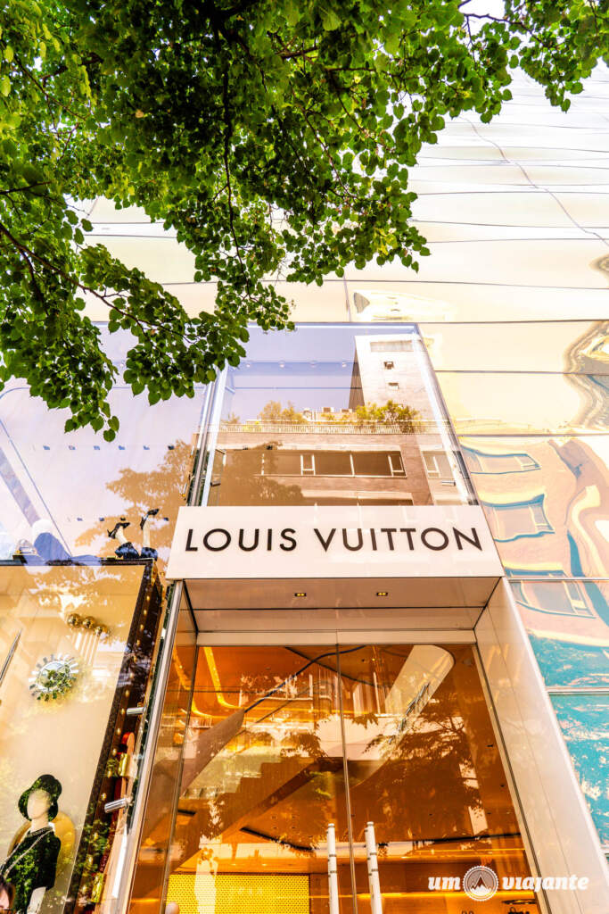 Louis Vuitton Café Tóquio, Roteiro