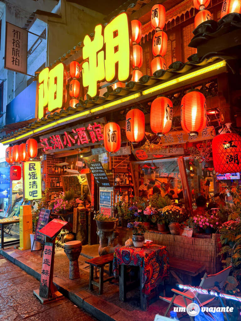West Street: o coração noturno de Yangshuo