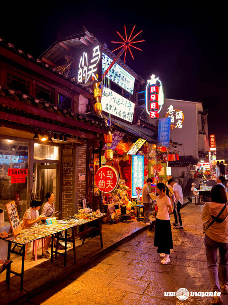 West Street: o coração noturno de Yangshuo