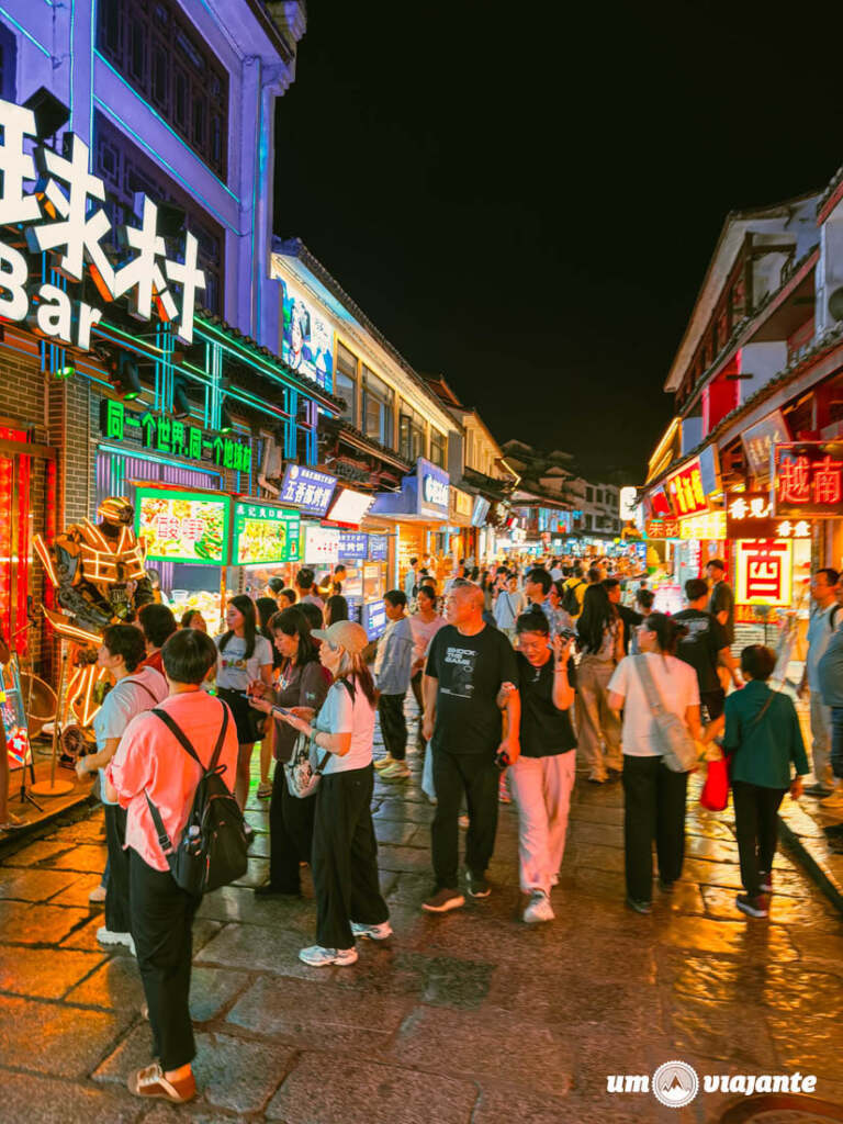 West Street: o coração noturno de Yangshuo
